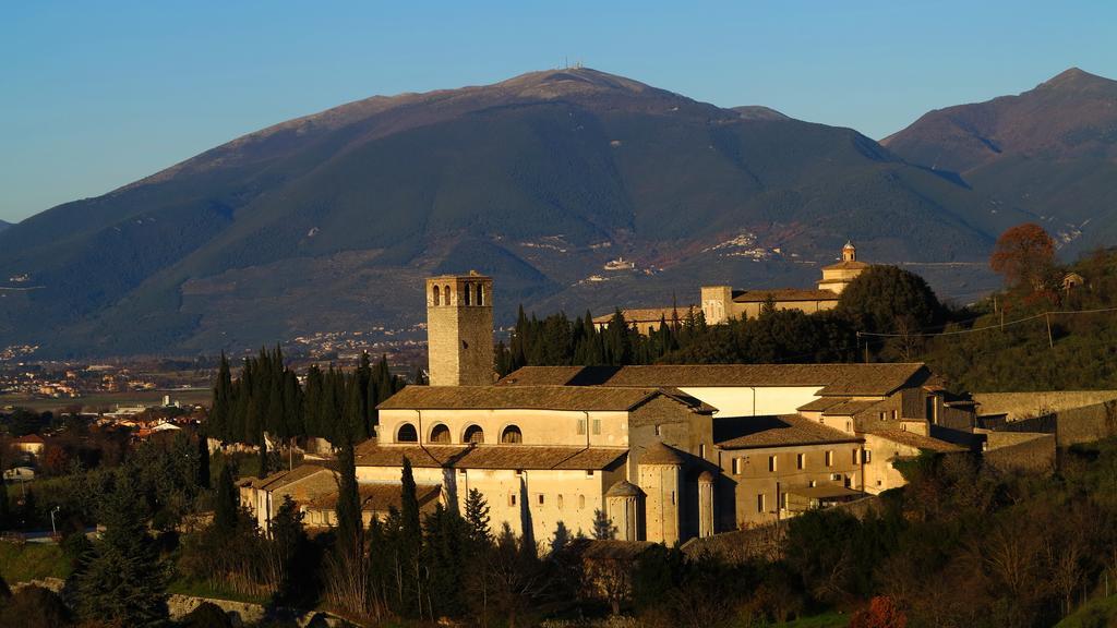 Hotel Clarici Spoleto Exterior photo