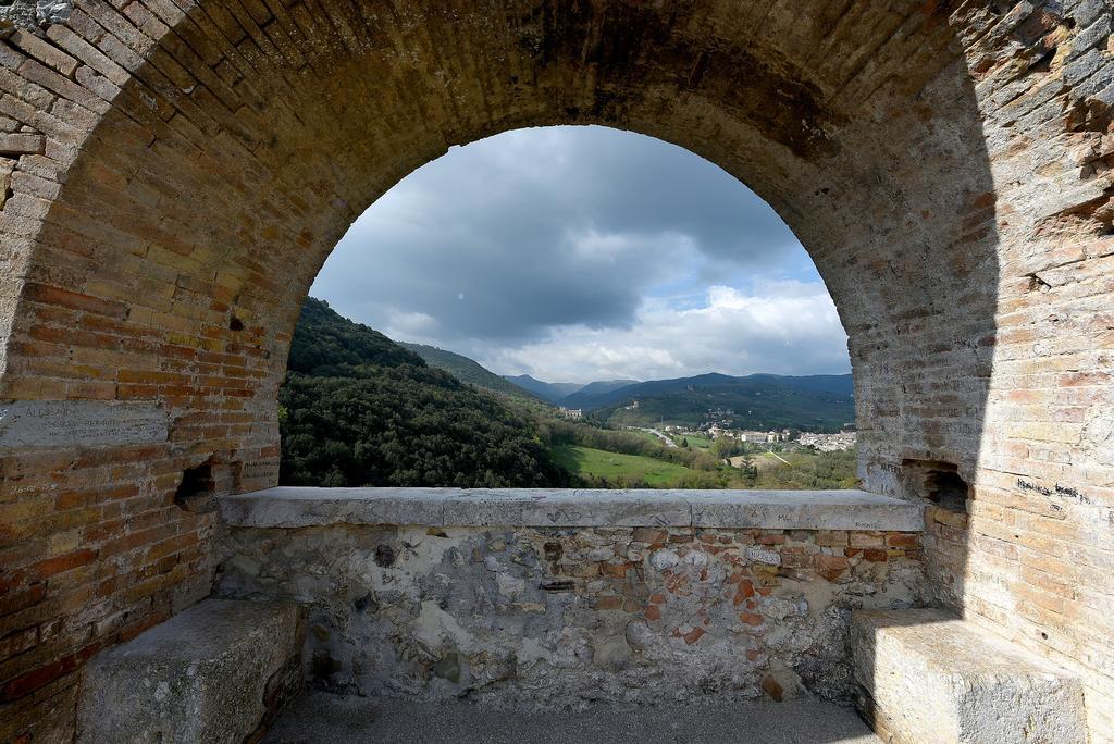Hotel Clarici Spoleto Exterior photo