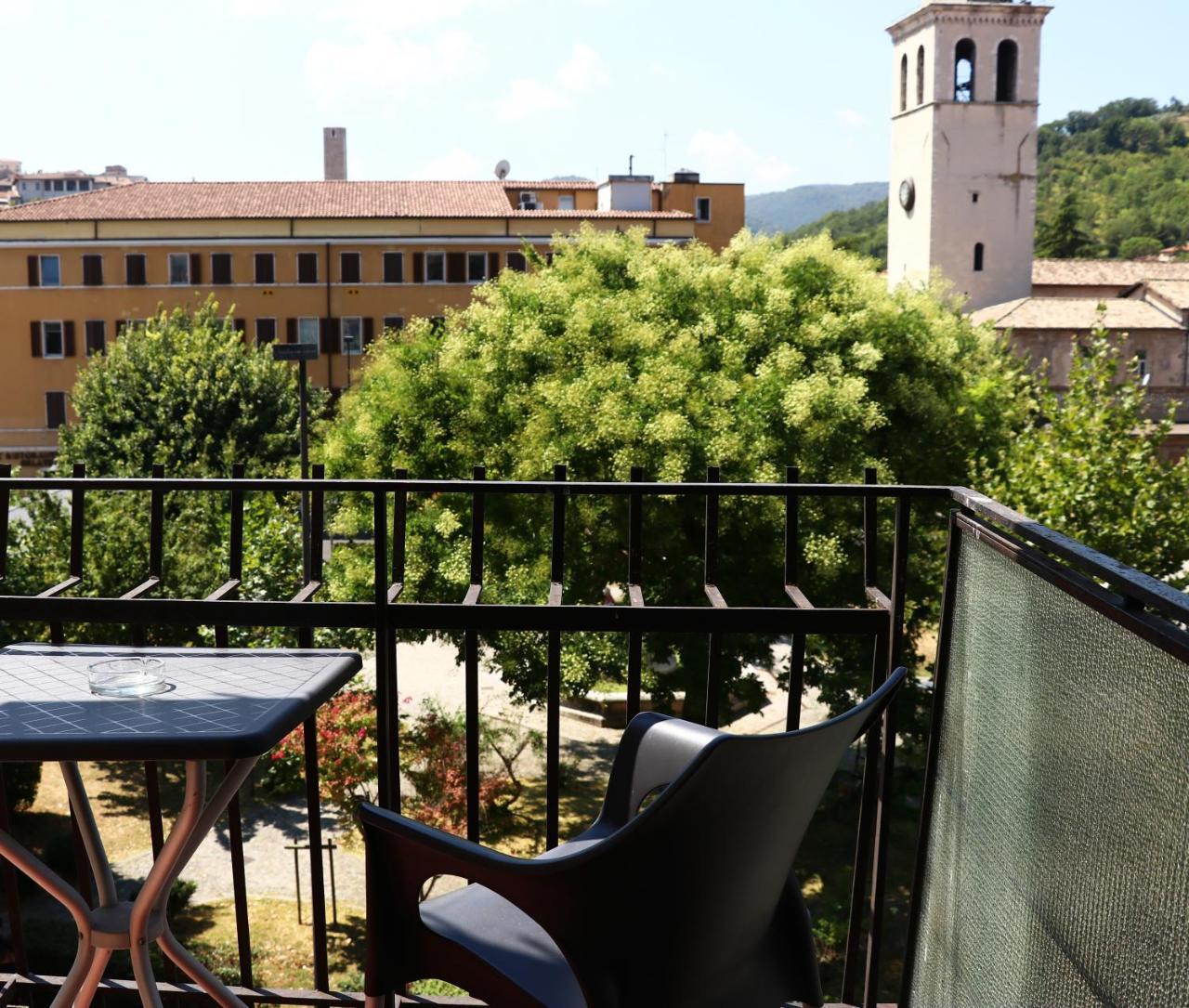 Hotel Clarici Spoleto Exterior photo